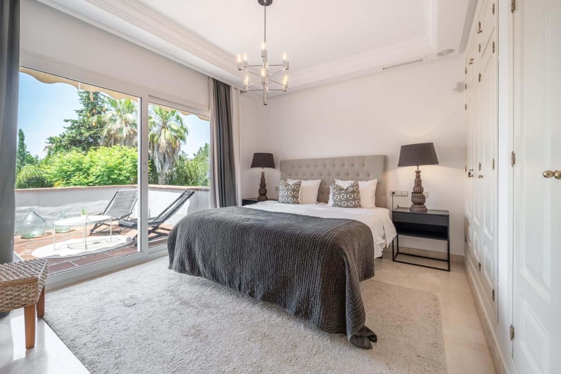Resale - Villa - Marbella - Nueva Andalucía