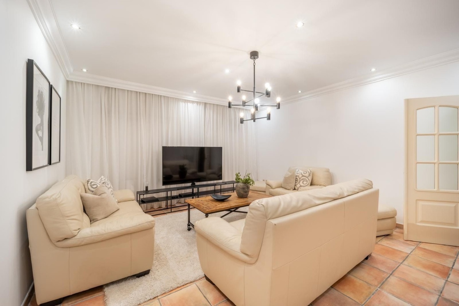 Resale - Villa - Marbella - Nueva Andalucía