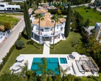 Resale - Villa - Marbella - Nueva Andalucía