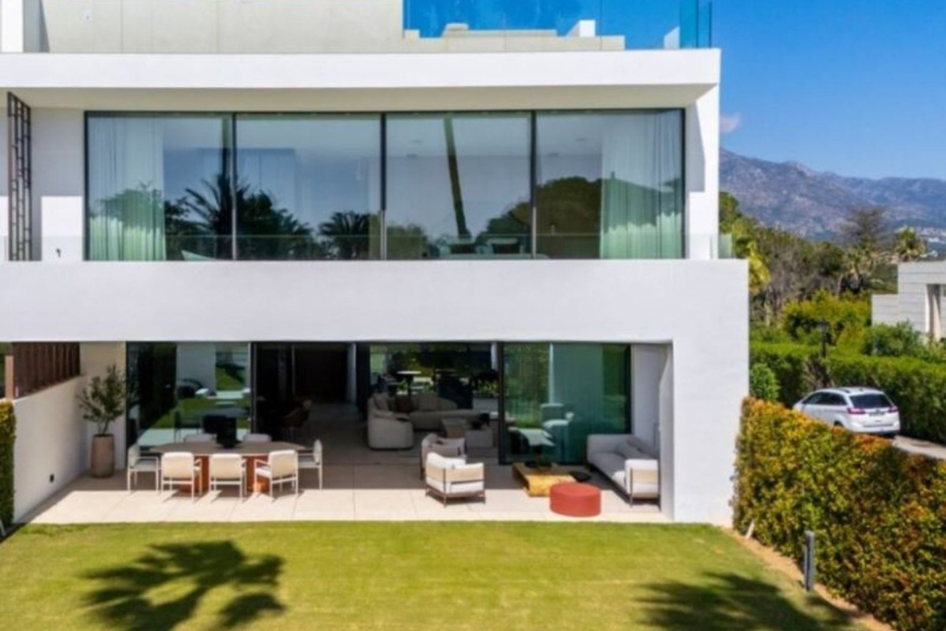 Resale - Villa - Marbella - Nueva Andalucía