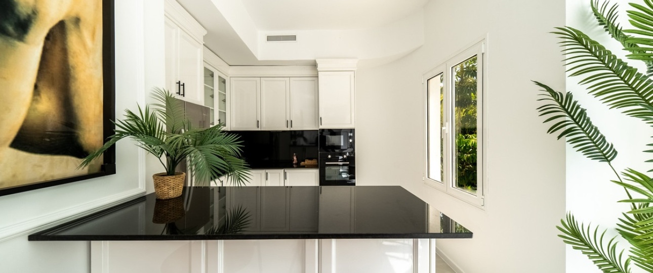 Resale - Villa - Marbella - Nueva Andalucía