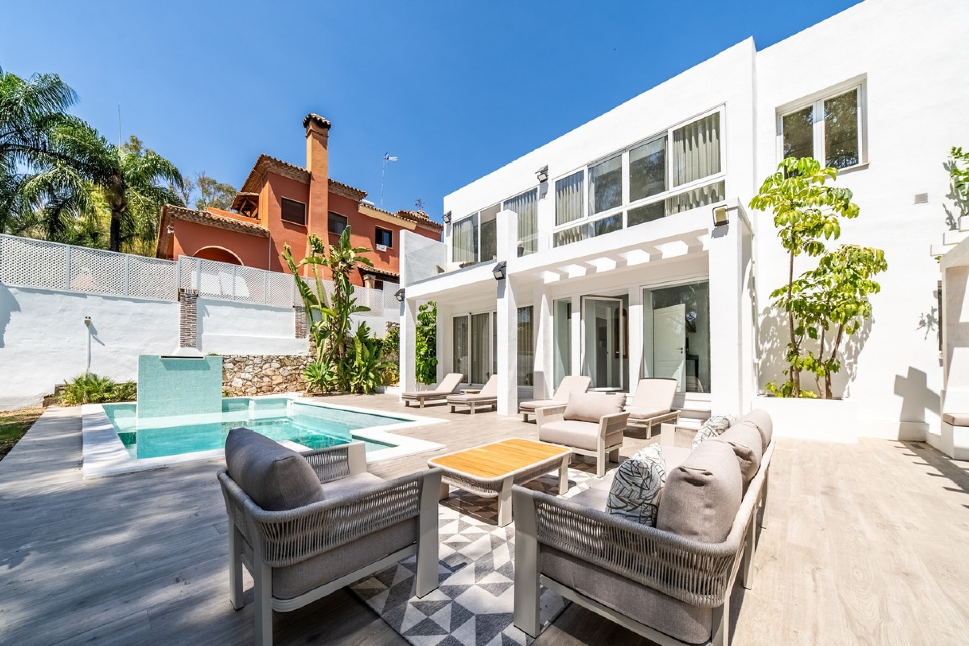 Resale - Villa - Marbella - Nueva Andalucía
