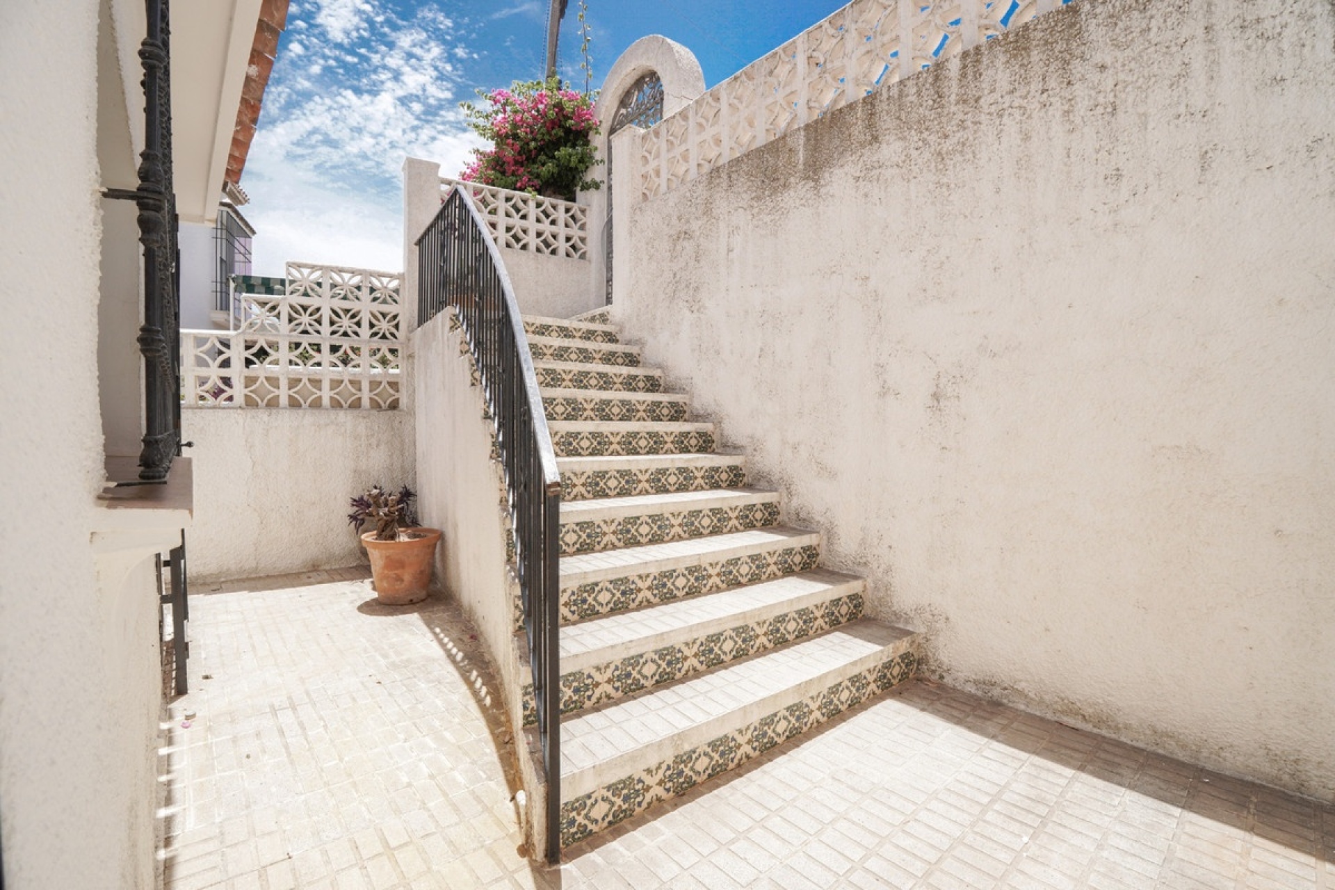 Resale - Villa - Marbella - Nueva Andalucía