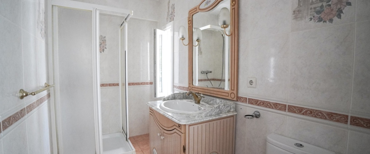 Resale - Villa - Marbella - Nueva Andalucía