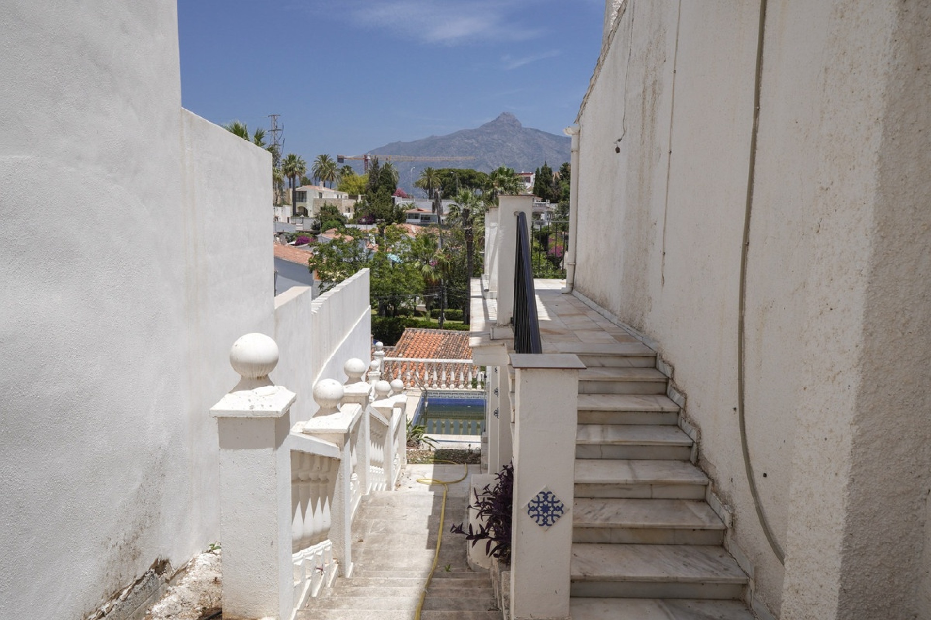 Resale - Villa - Marbella - Nueva Andalucía
