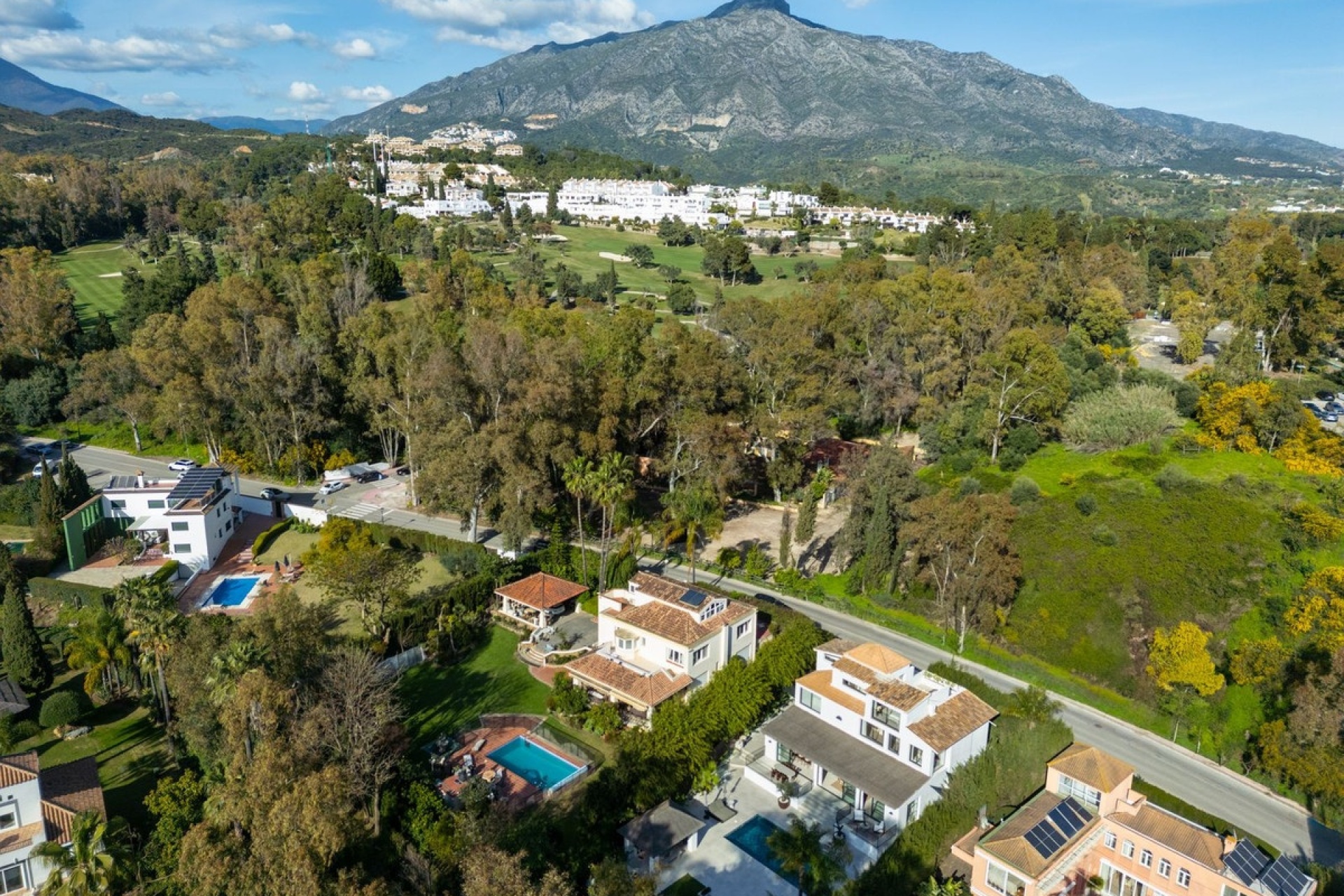 Resale - Villa - Marbella - Nueva Andalucía