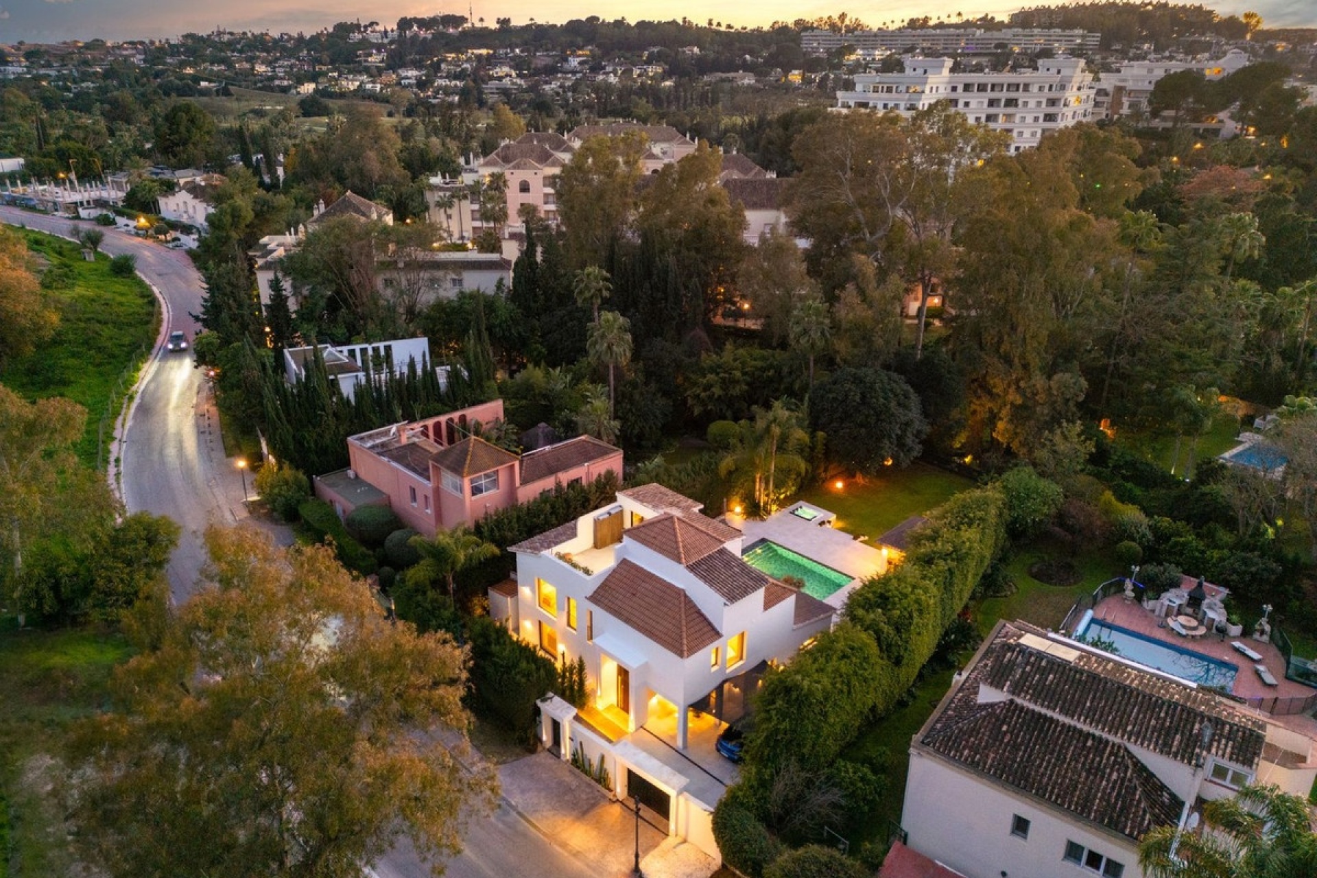 Resale - Villa - Marbella - Nueva Andalucía