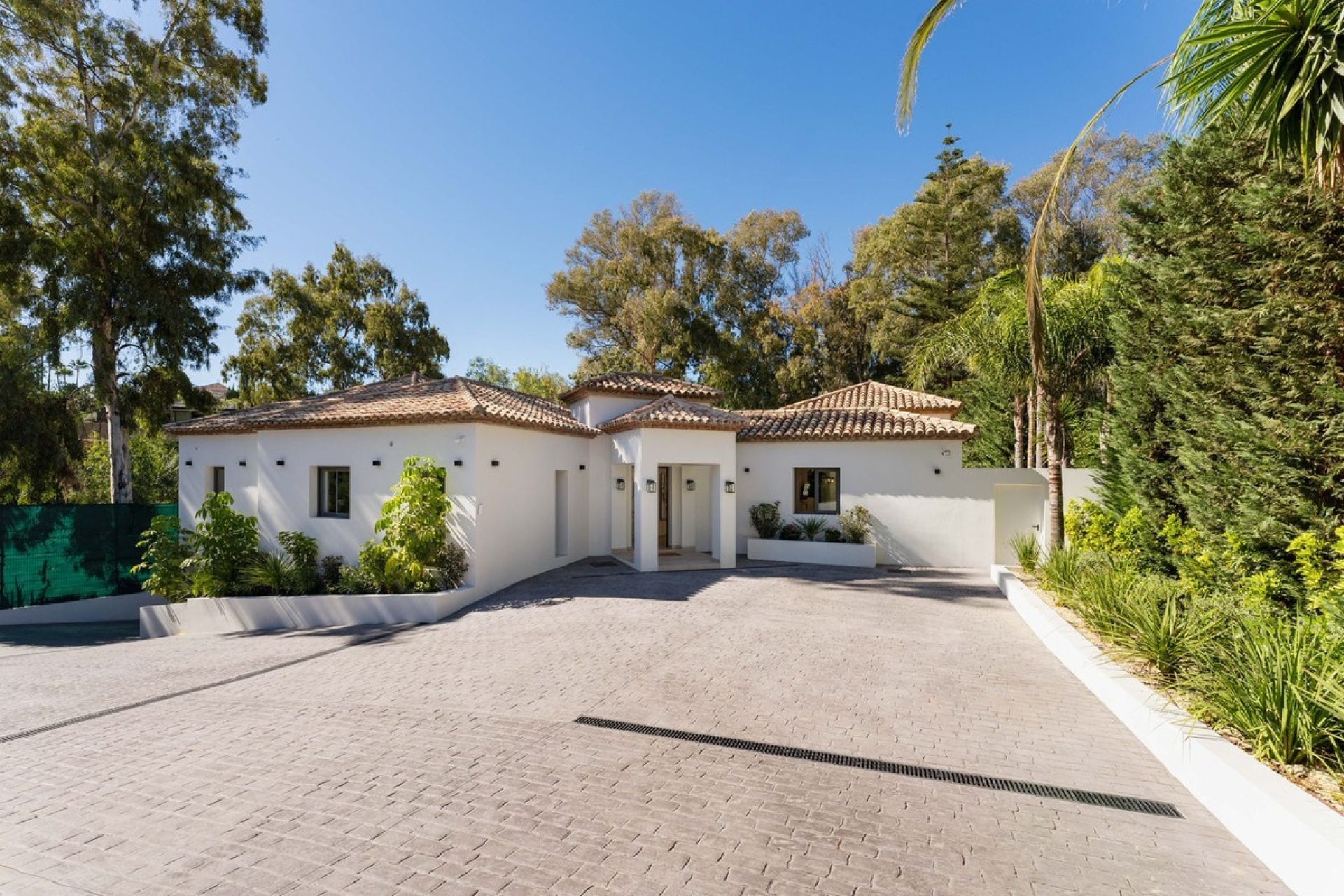 Resale - Villa - Marbella - Nueva Andalucía
