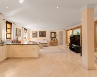 Resale - Villa - Marbella - Nueva Andalucía