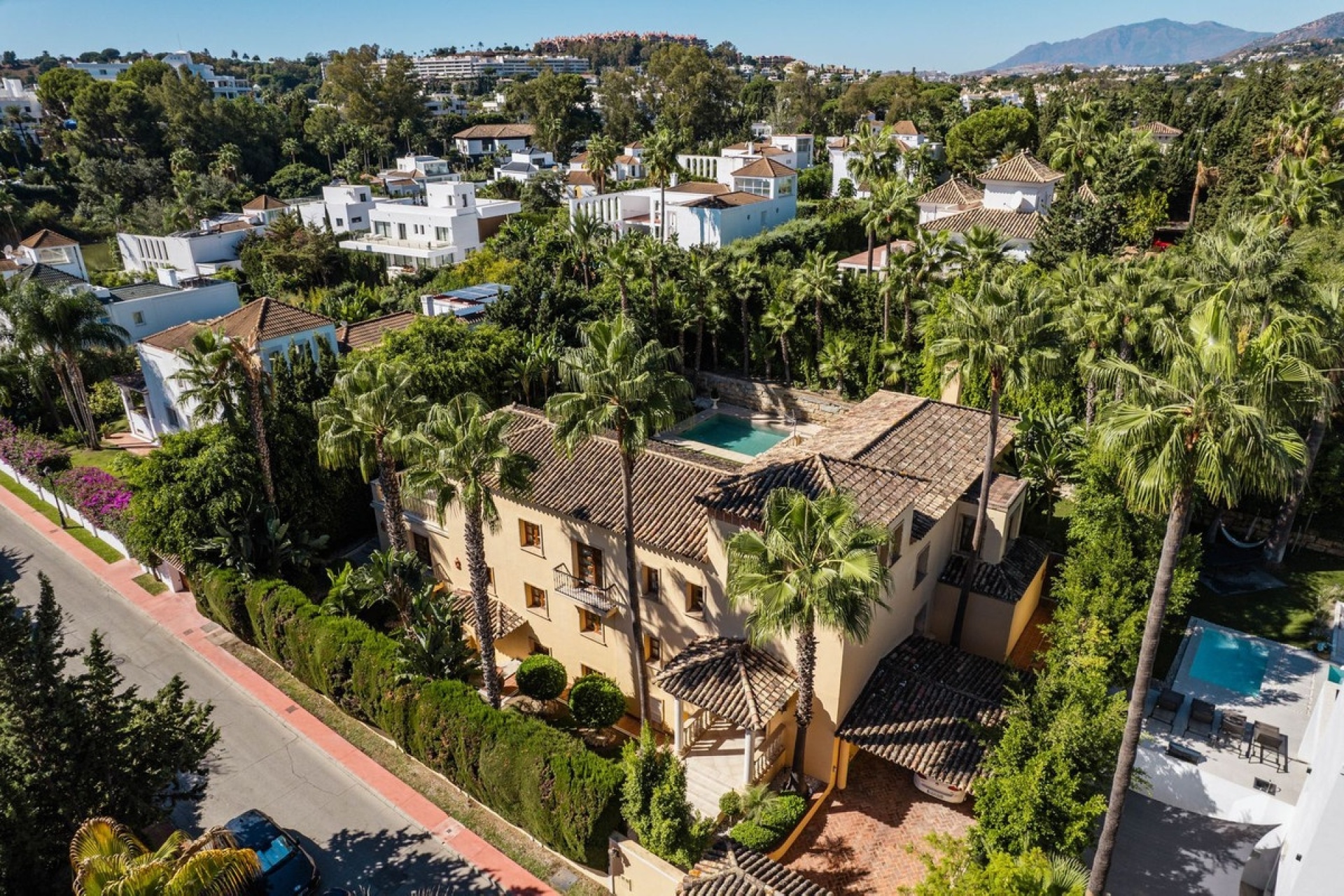 Resale - Villa - Marbella - Nueva Andalucía