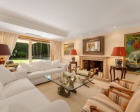 Resale - Villa - Marbella - Nueva Andalucía