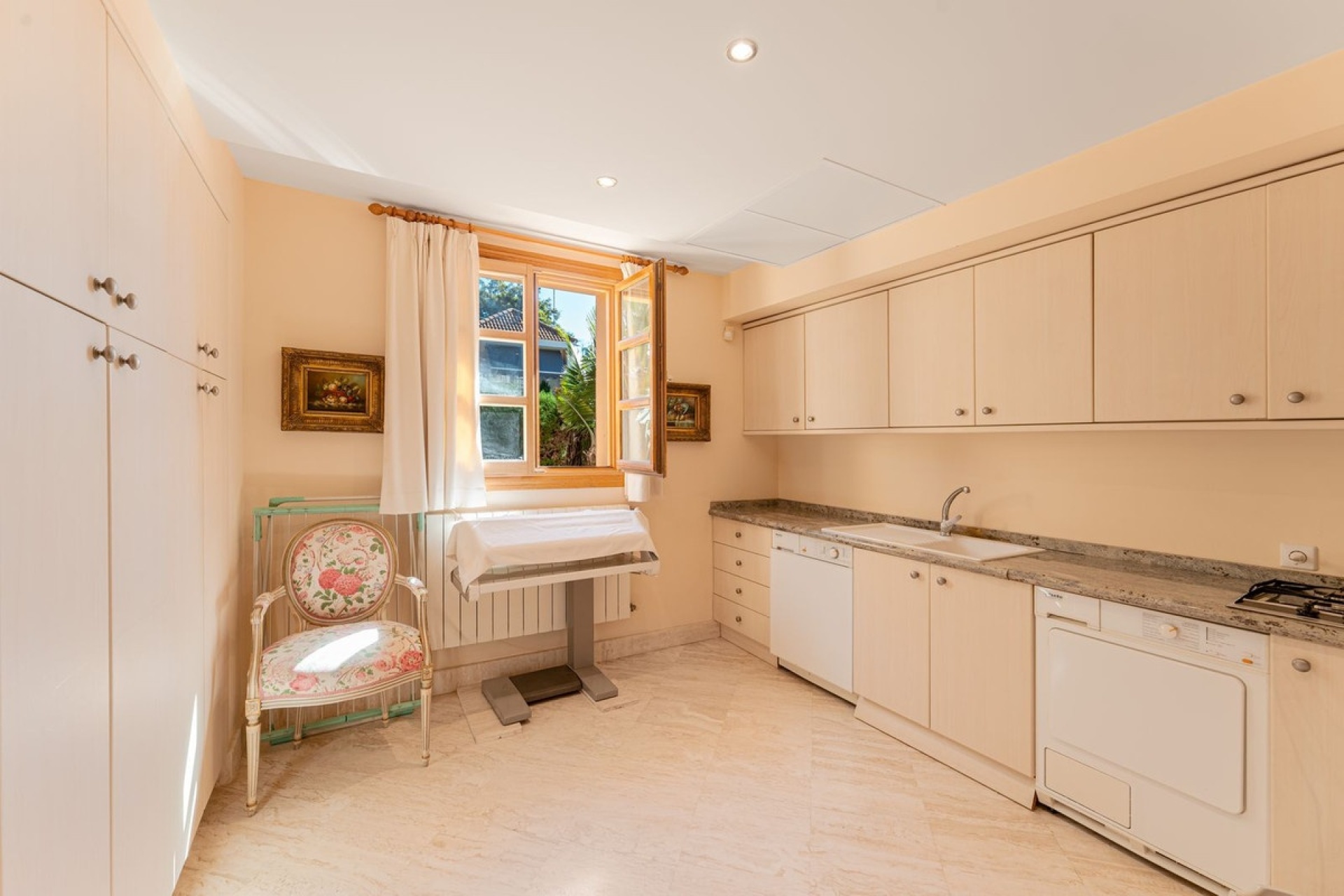 Resale - Villa - Marbella - Nueva Andalucía