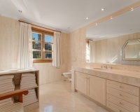 Resale - Villa - Marbella - Nueva Andalucía