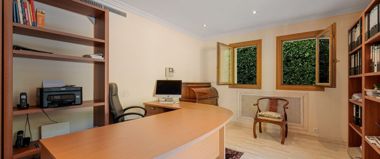 Resale - Villa - Marbella - Nueva Andalucía