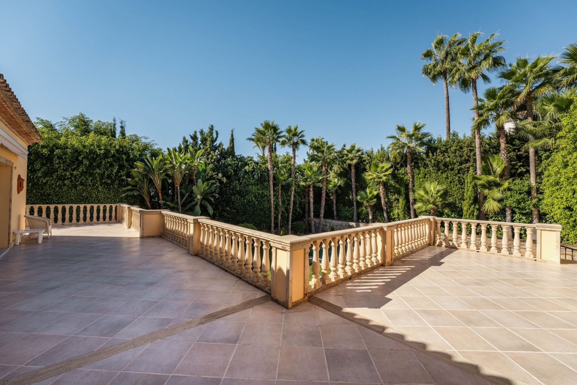 Resale - Villa - Marbella - Nueva Andalucía