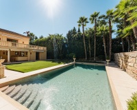 Resale - Villa - Marbella - Nueva Andalucía