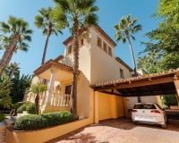 Resale - Villa - Marbella - Nueva Andalucía