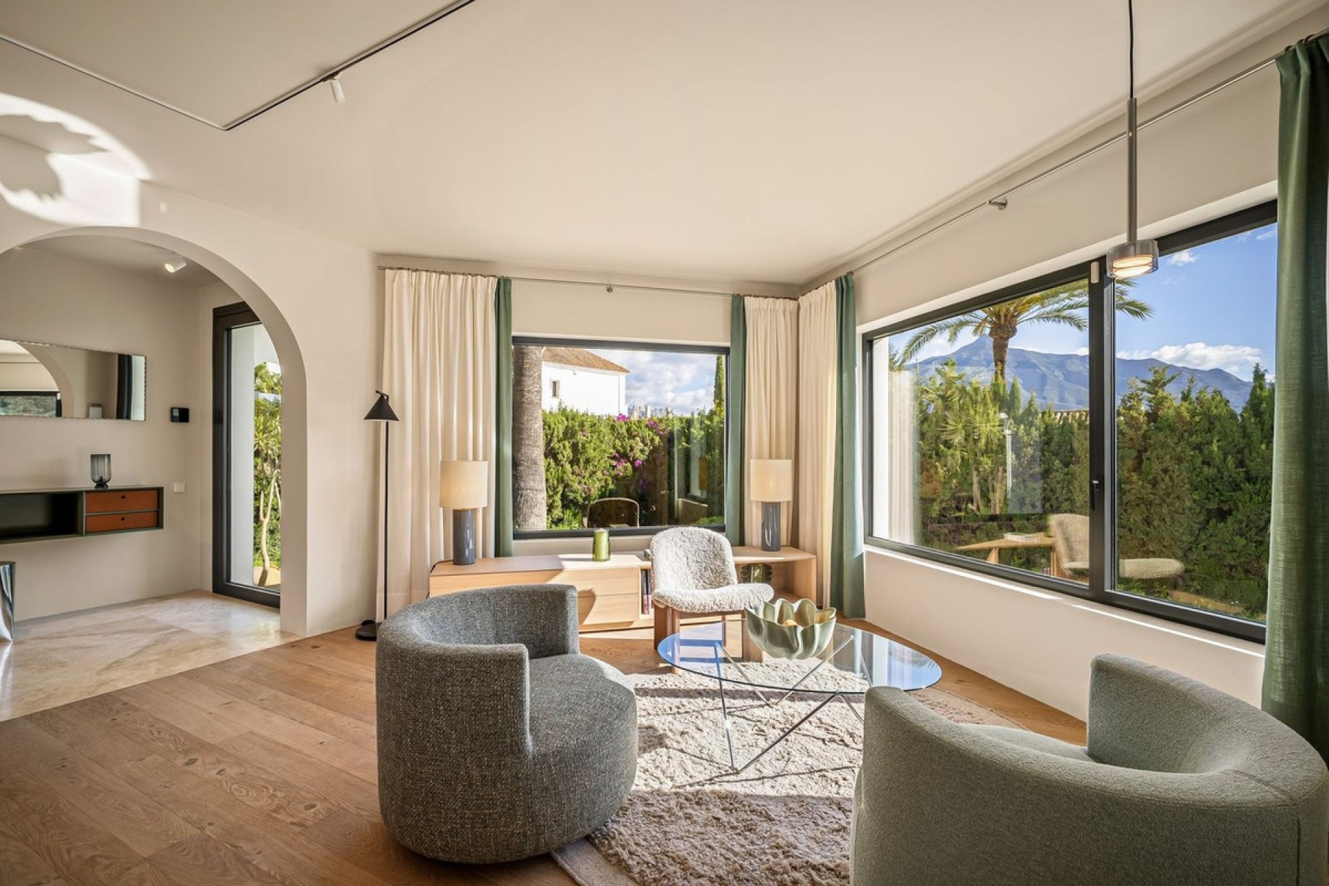 Resale - Villa - Marbella - Nueva Andalucía