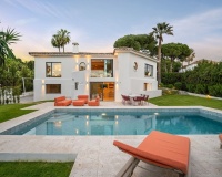 Resale - Villa - Marbella - Nueva Andalucía