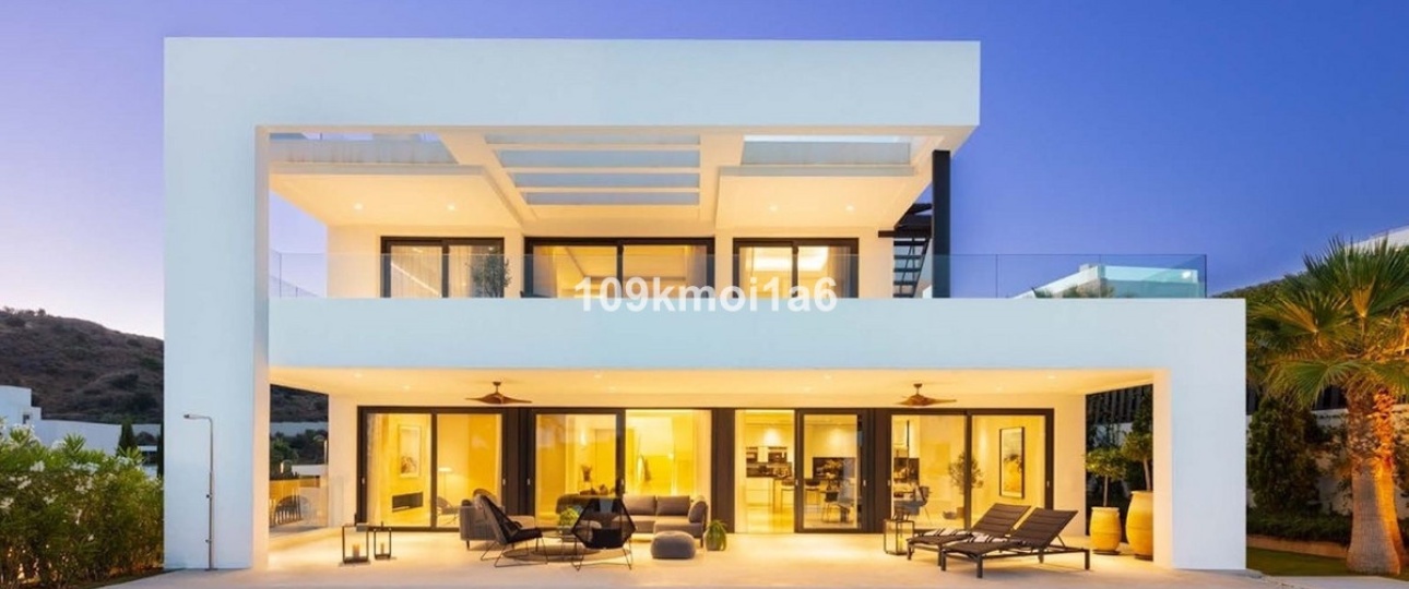 Resale - Villa - Marbella - Nueva Andalucía
