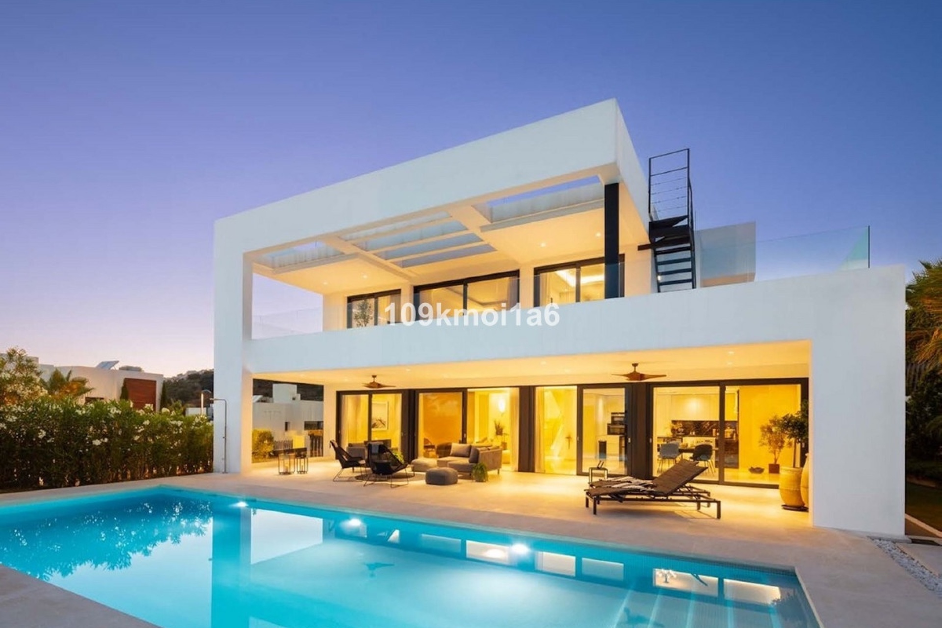Resale - Villa - Marbella - Nueva Andalucía