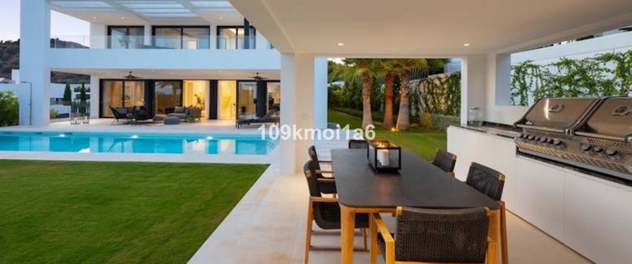 Resale - Villa - Marbella - Nueva Andalucía