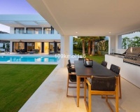Resale - Villa - Marbella - Nueva Andalucía