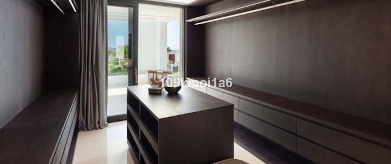 Resale - Villa - Marbella - Nueva Andalucía