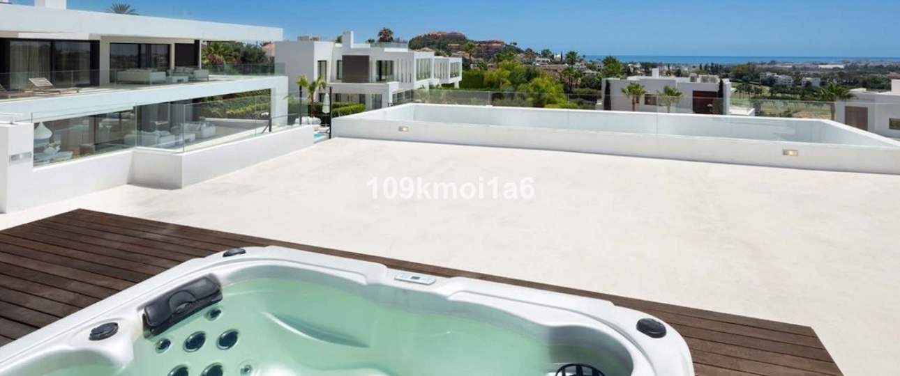 Resale - Villa - Marbella - Nueva Andalucía