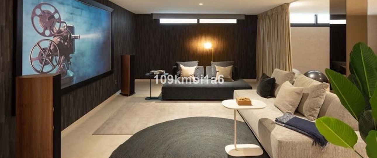 Resale - Villa - Marbella - Nueva Andalucía
