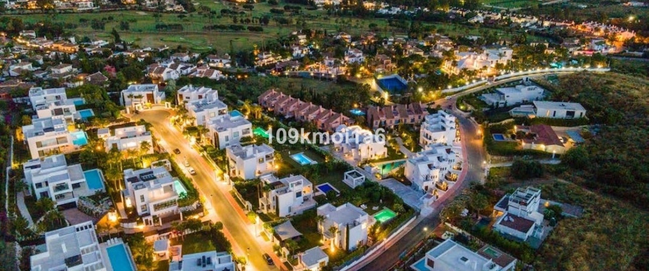 Resale - Villa - Marbella - Nueva Andalucía