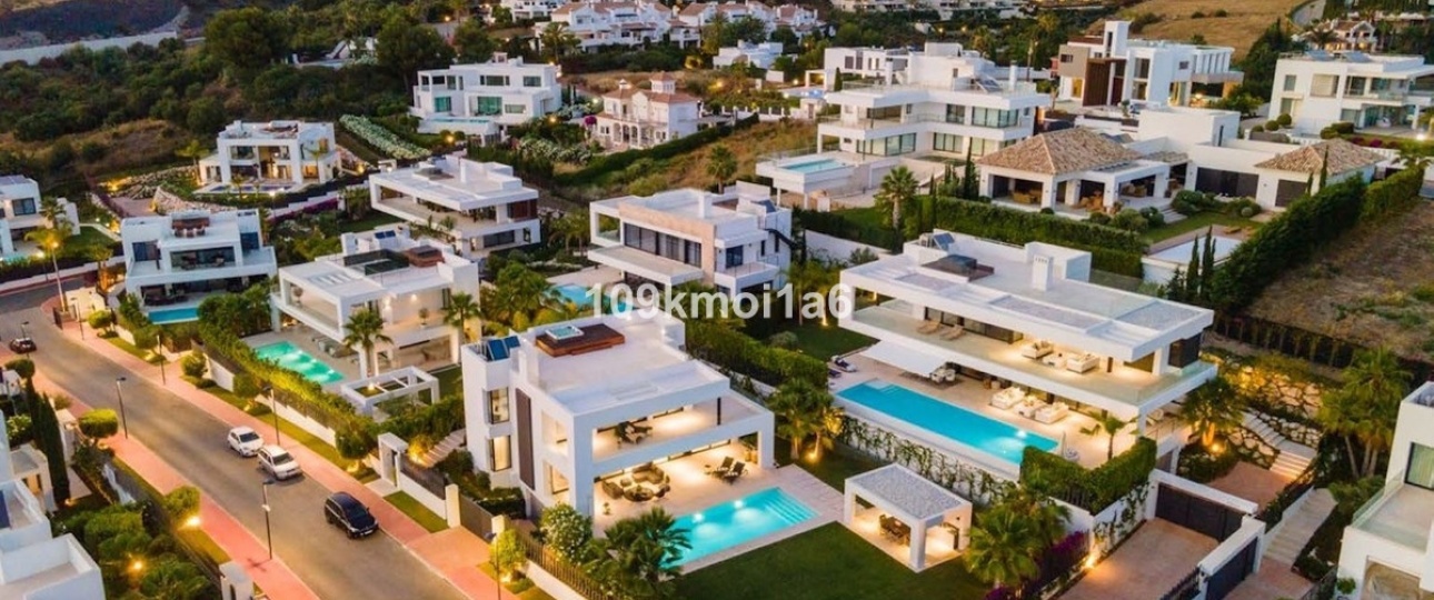 Resale - Villa - Marbella - Nueva Andalucía