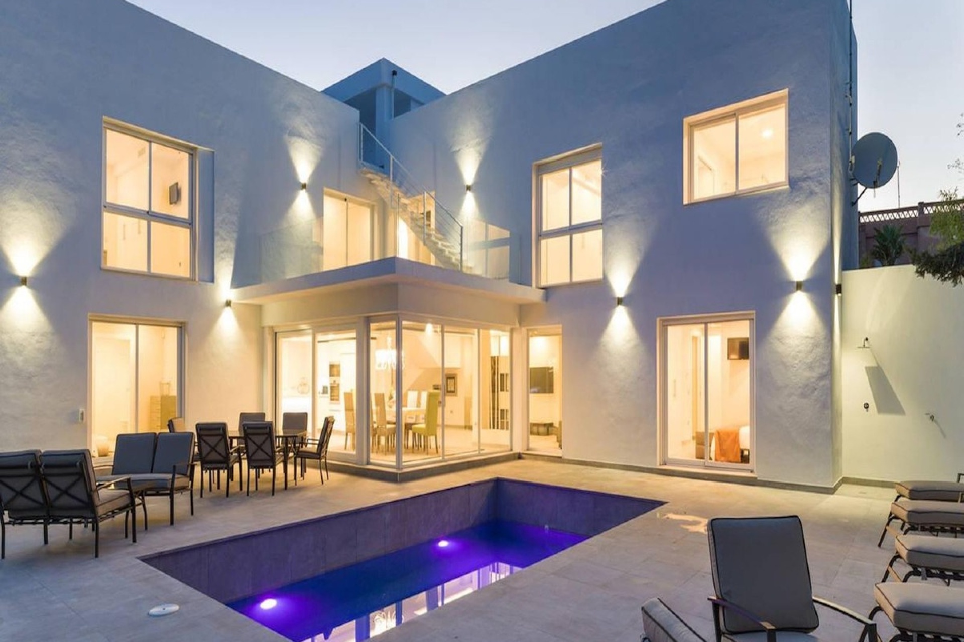 Resale - Villa - Marbella - Nueva Andalucía