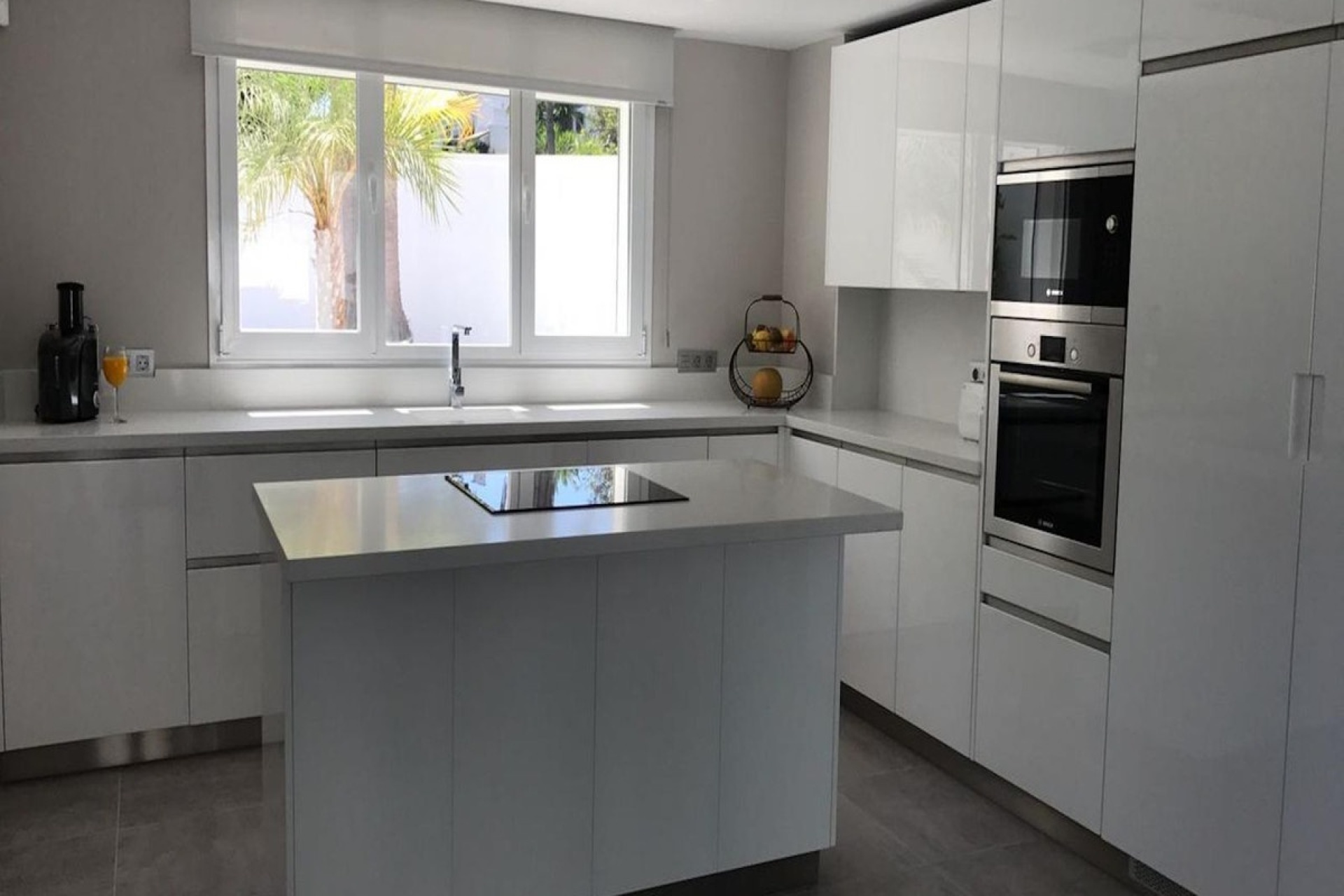 Resale - Villa - Marbella - Nueva Andalucía