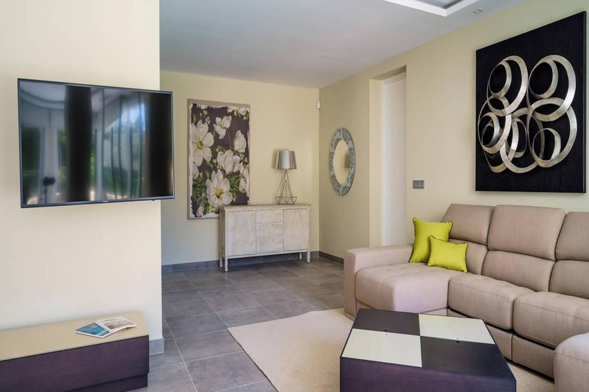 Resale - Villa - Marbella - Nueva Andalucía