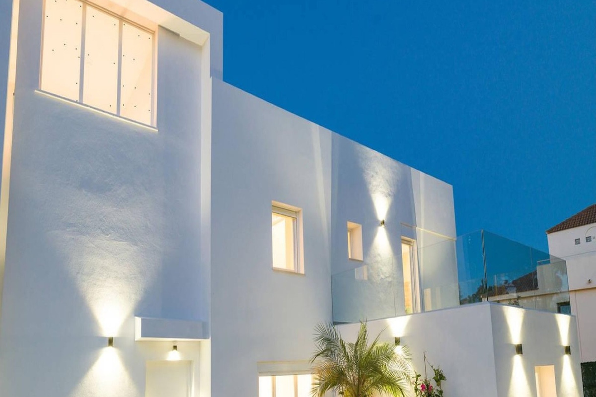 Resale - Villa - Marbella - Nueva Andalucía