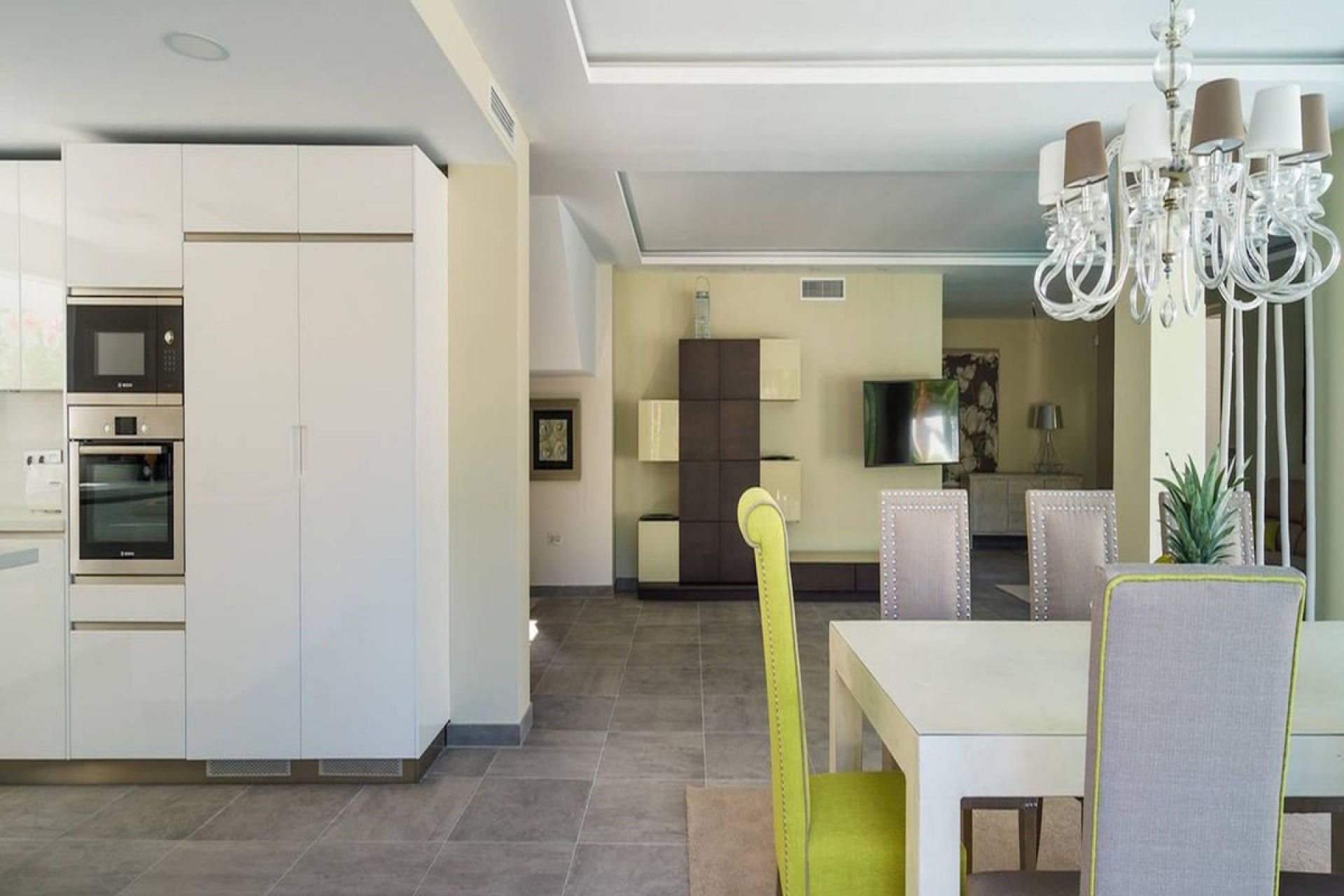 Resale - Villa - Marbella - Nueva Andalucía