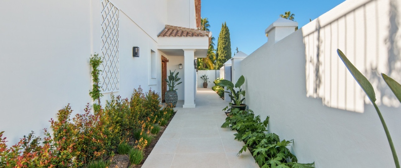 Resale - Villa - Marbella - Nueva Andalucía