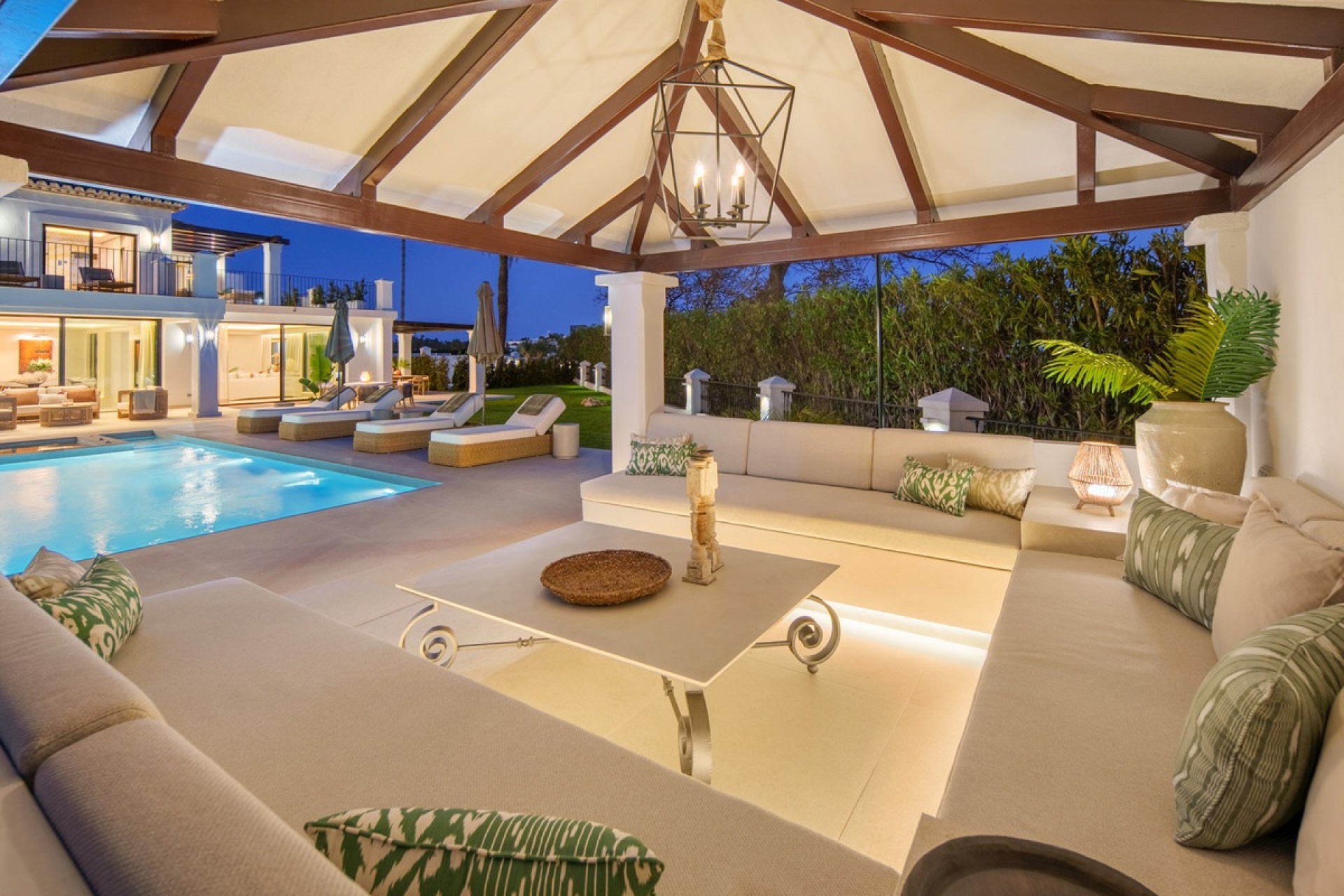 Resale - Villa - Marbella - Nueva Andalucía