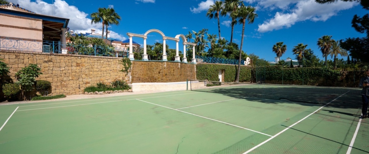 Resale - Villa - Marbella - Nueva Andalucía