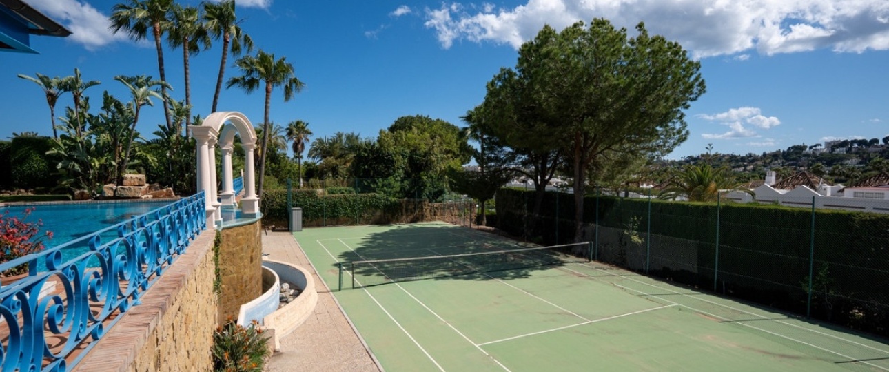 Resale - Villa - Marbella - Nueva Andalucía