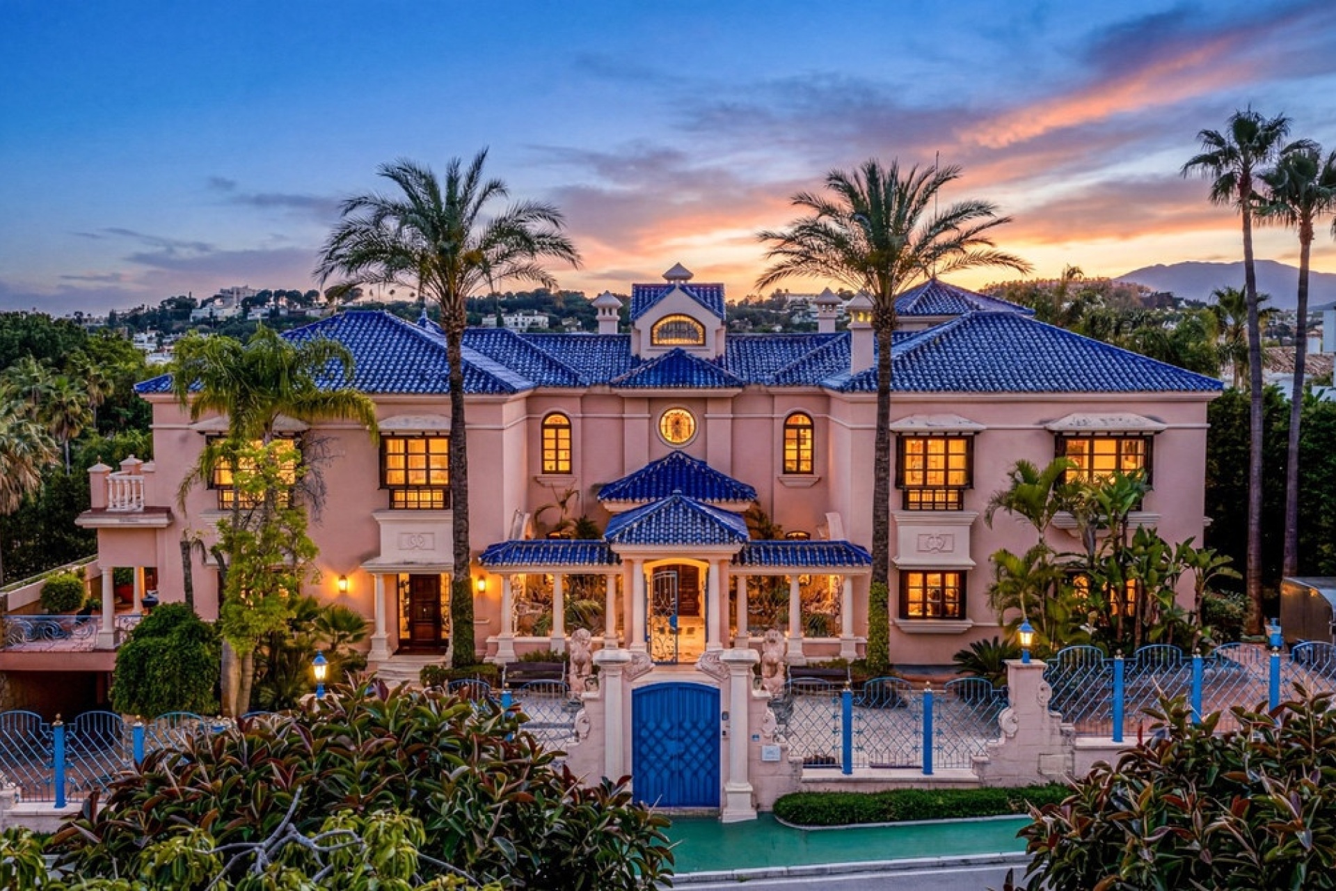 Resale - Villa - Marbella - Nueva Andalucía