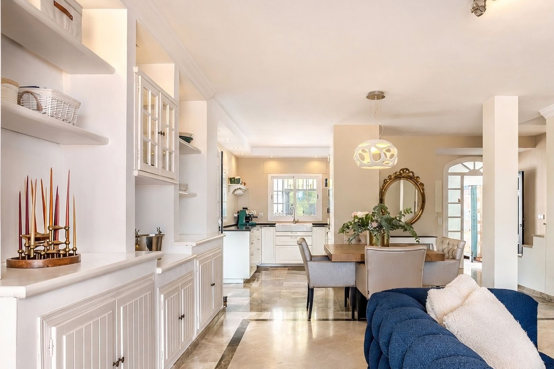 Resale - Villa - Marbella - Nueva Andalucía
