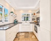 Resale - Villa - Marbella - Nueva Andalucía