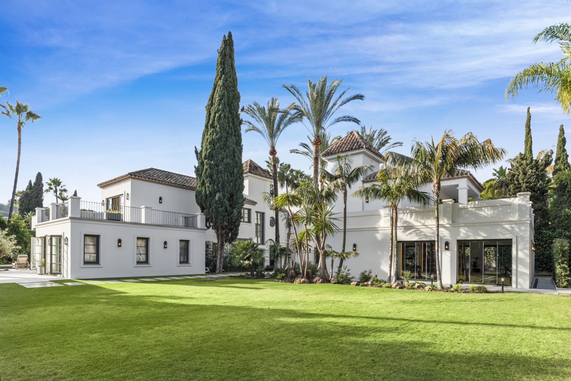 Resale - Villa - Marbella - Nueva Andalucía