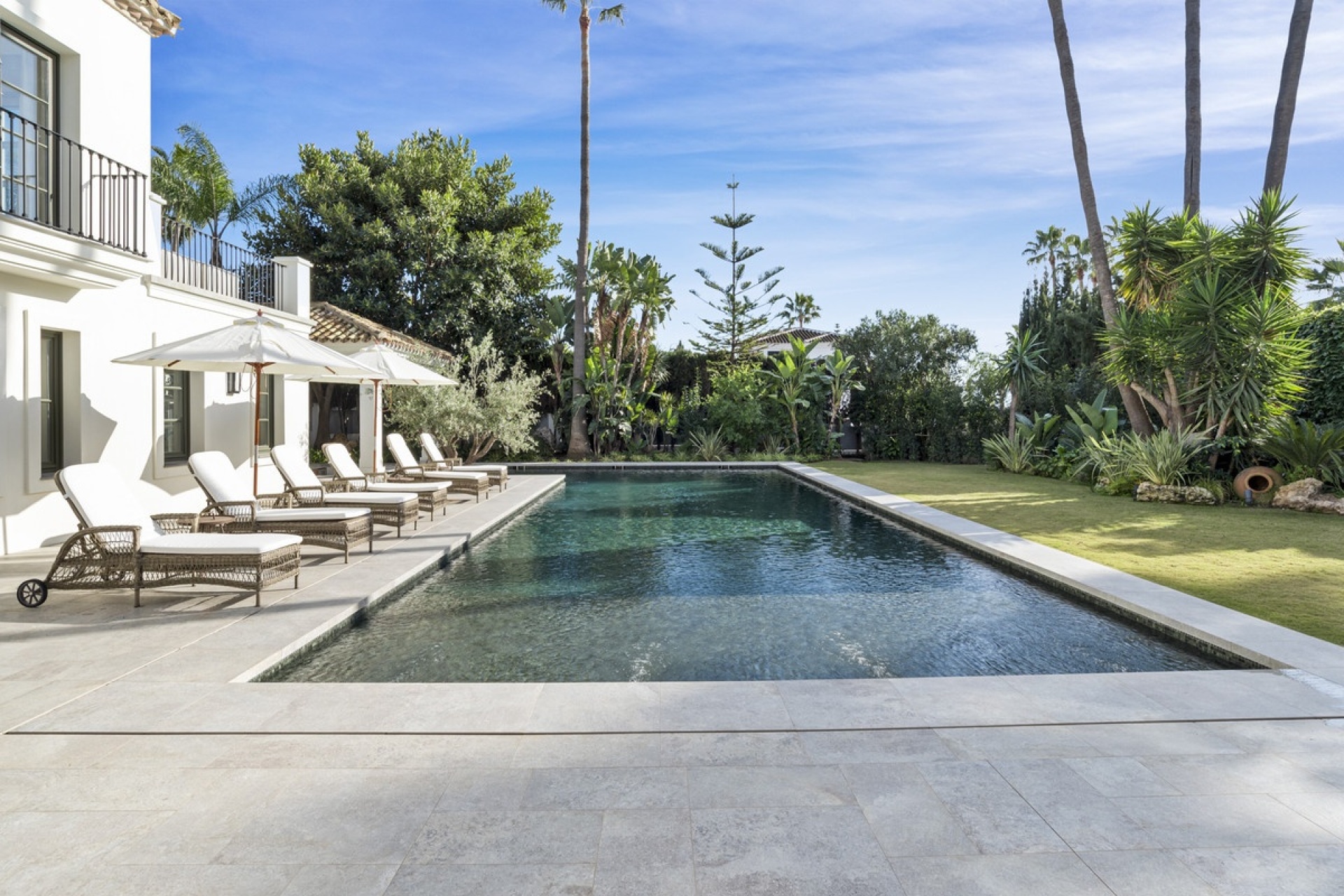 Resale - Villa - Marbella - Nueva Andalucía