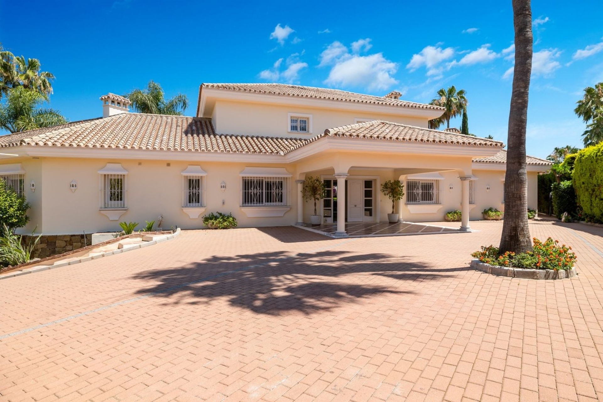 Resale - Villa - Marbella - Nueva Andalucía