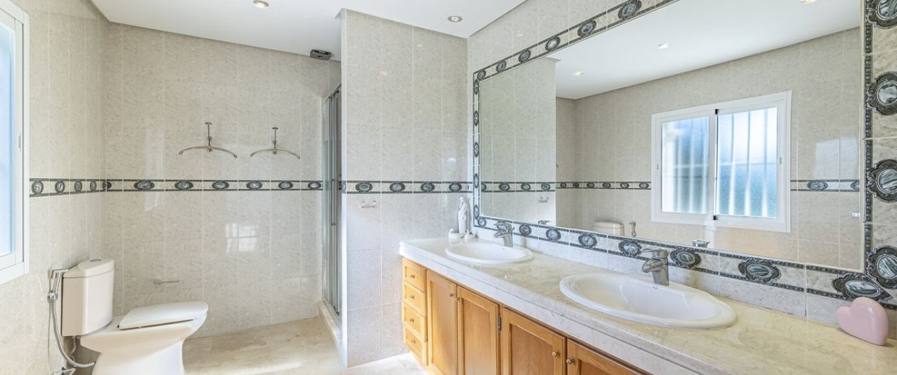 Resale - Villa - Marbella - Nueva Andalucía