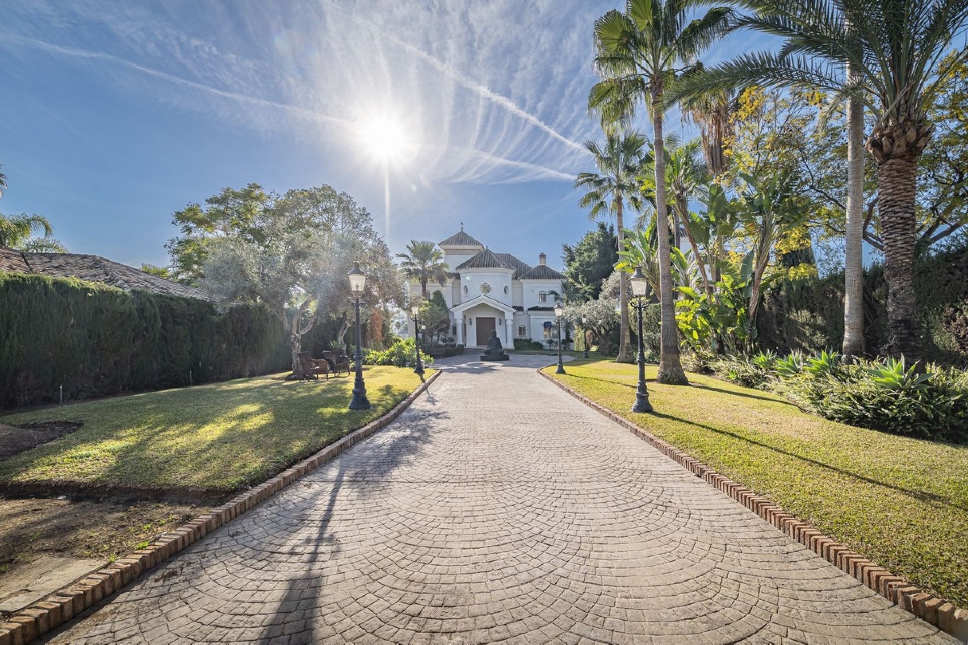Resale - Villa - Marbella - Nueva Andalucía
