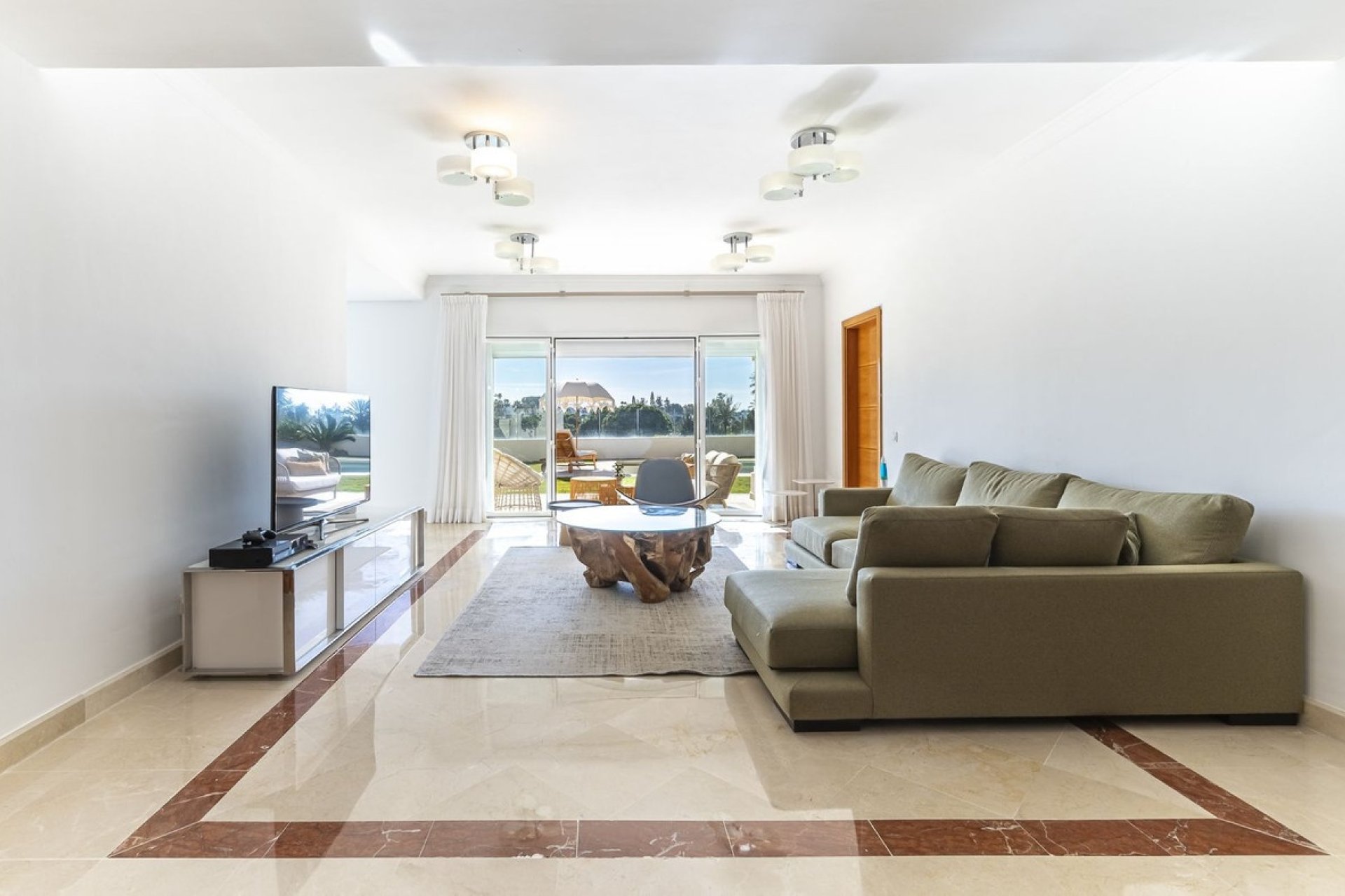 Resale - Villa - Marbella - Nueva Andalucía